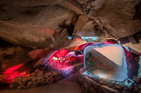 La grotte de la pierre Volvic